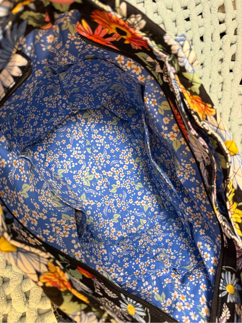 Vera Bradley Black Quilted Floral Tote with Multi-Color Blooms Great Condition - Picture 6 of 17